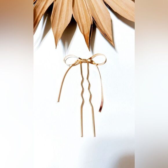 Gold bow hair pin S520 - Picture 2 of 2